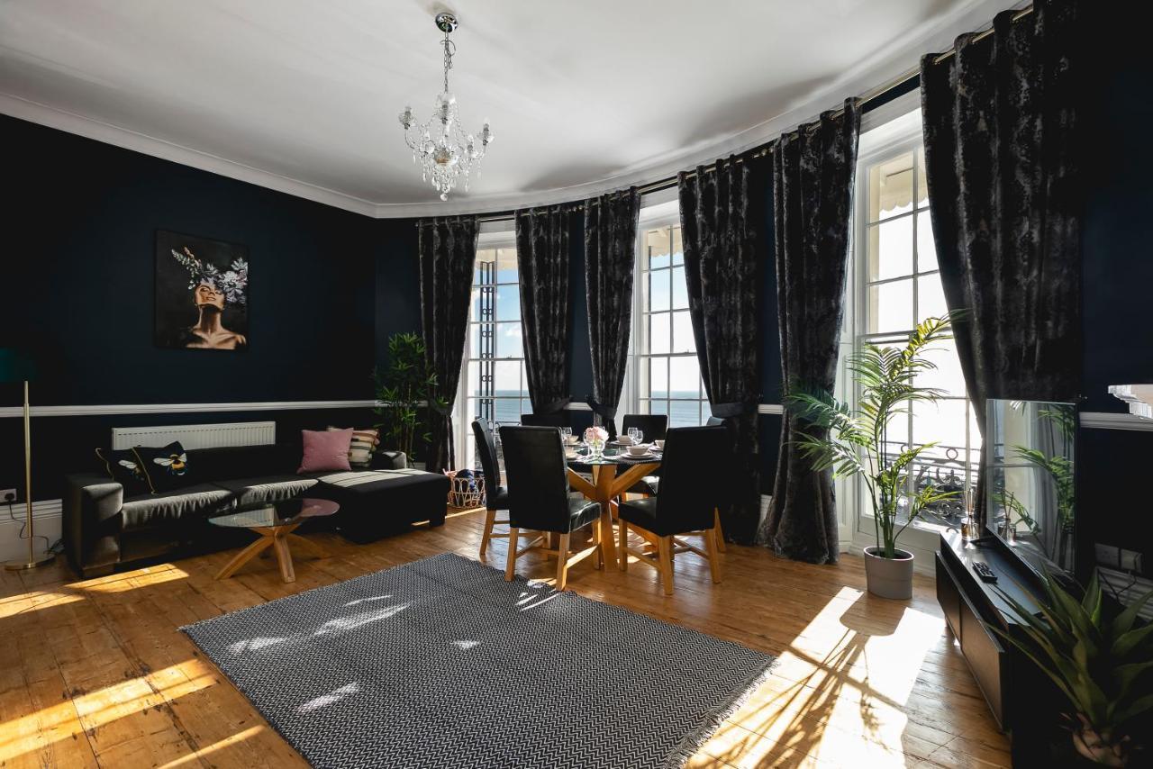 Marine Parade Sea View 2-Bedroom Apartment 브라이턴 외부 사진
