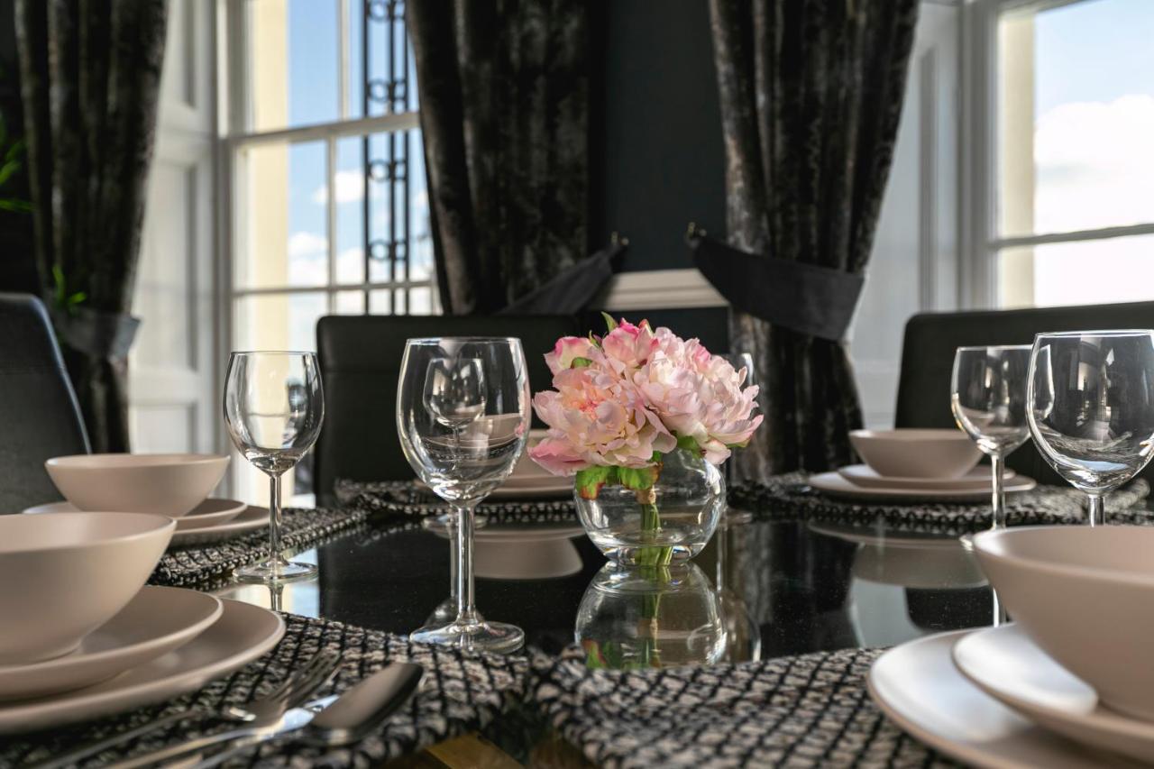 Marine Parade Sea View 2-Bedroom Apartment 브라이턴 외부 사진